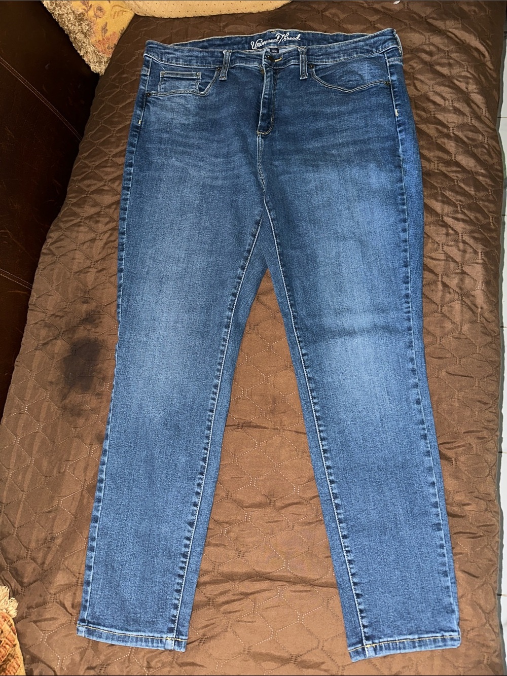 Universal Thread Women's Blue Skinny Jeans - Mid Wash
